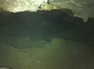 珊瑚洞 地底湖 湧水部